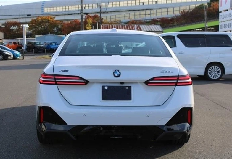 BMW 5 series Белый