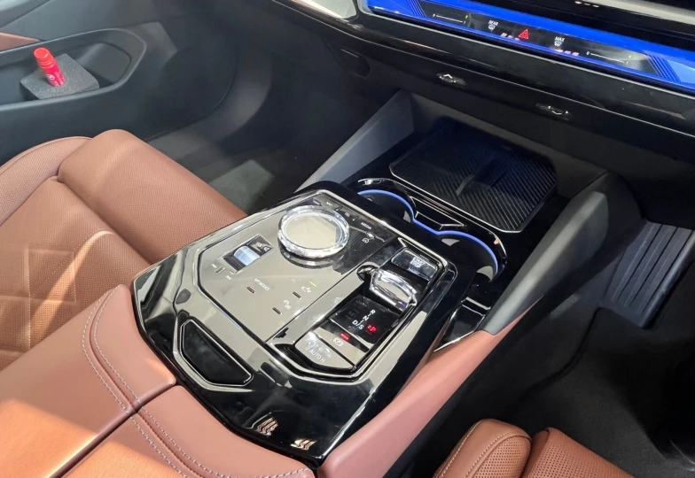 BMW 5 series Синий