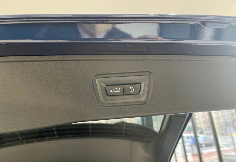 BMW 5 series Синий