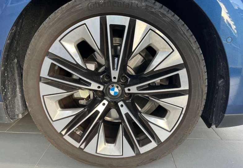 BMW 5 series Синий