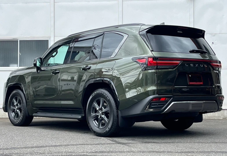 Lexus LX Зеленый