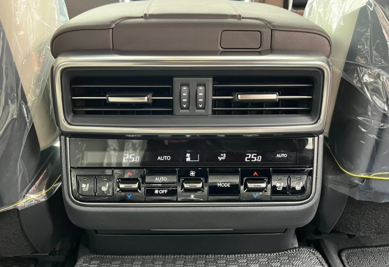 Lexus LX Зеленый