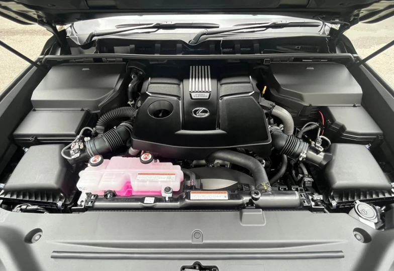 Lexus LX Зеленый