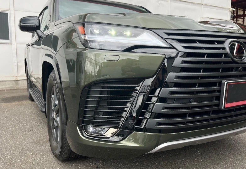 Lexus LX Зеленый
