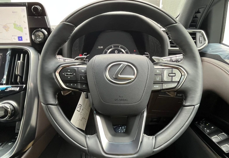 Lexus LX Зеленый