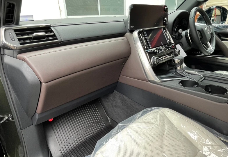 Lexus LX Зеленый