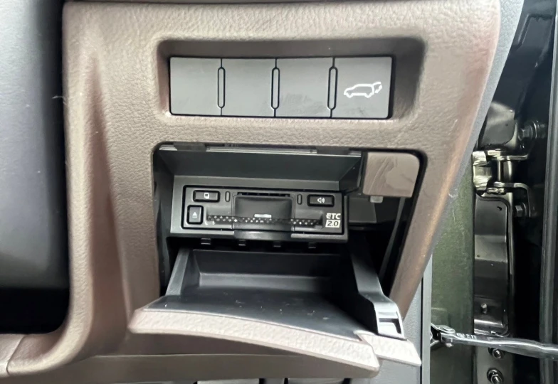 Lexus LX Зеленый