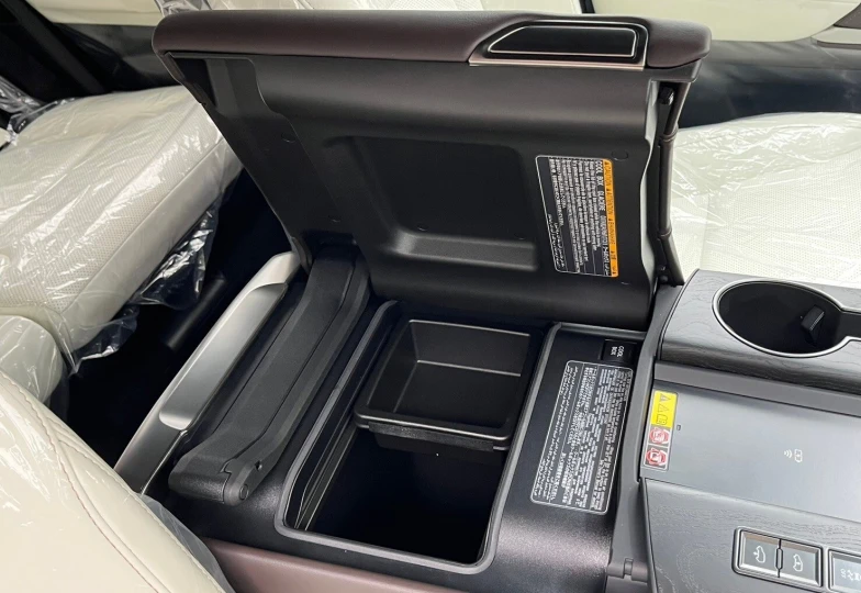 Lexus LX Зеленый