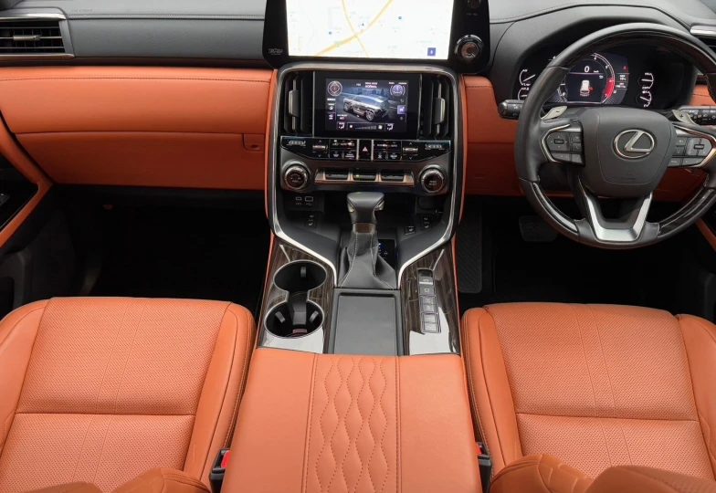 Lexus LX Черный