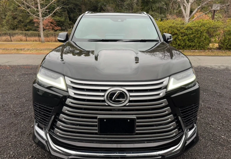 Lexus LX Черный