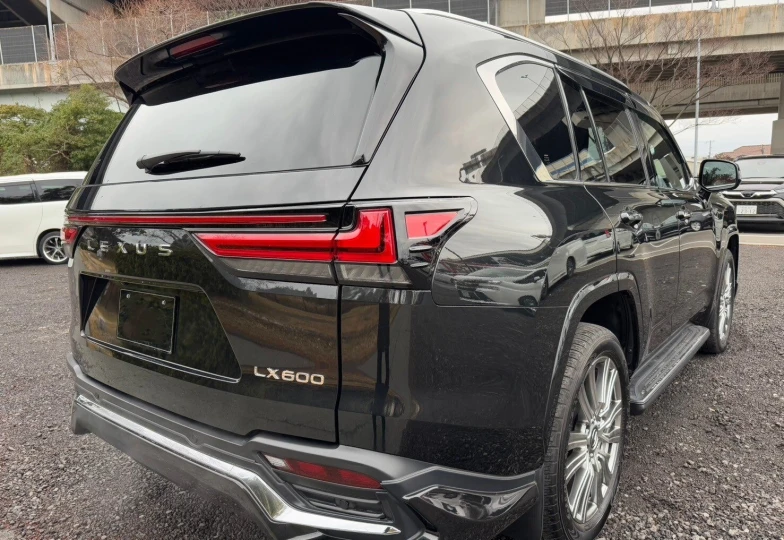 Lexus LX Черный
