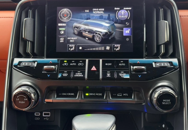 Lexus LX Черный