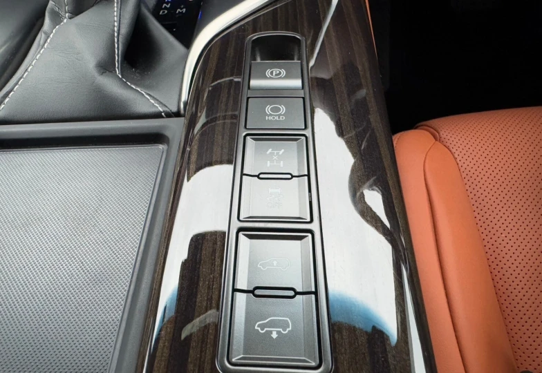 Lexus LX Черный