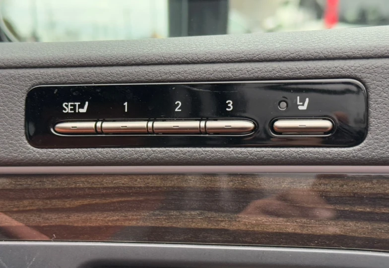 Lexus LX Черный