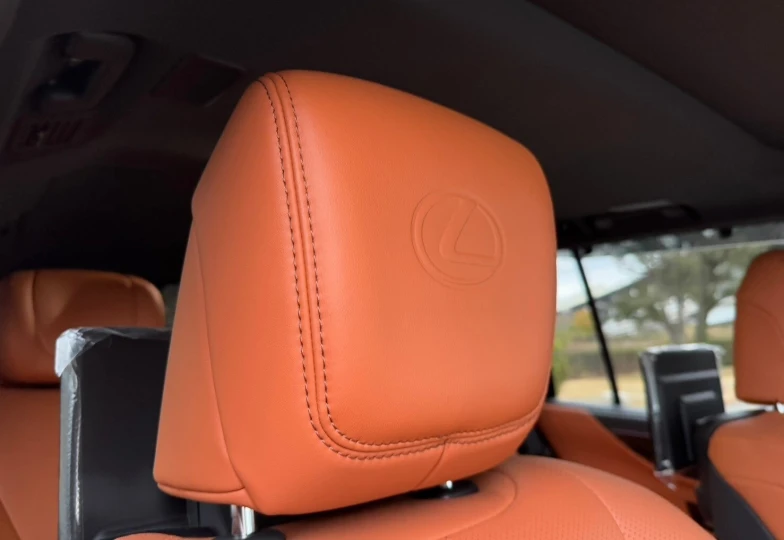 Lexus LX Черный