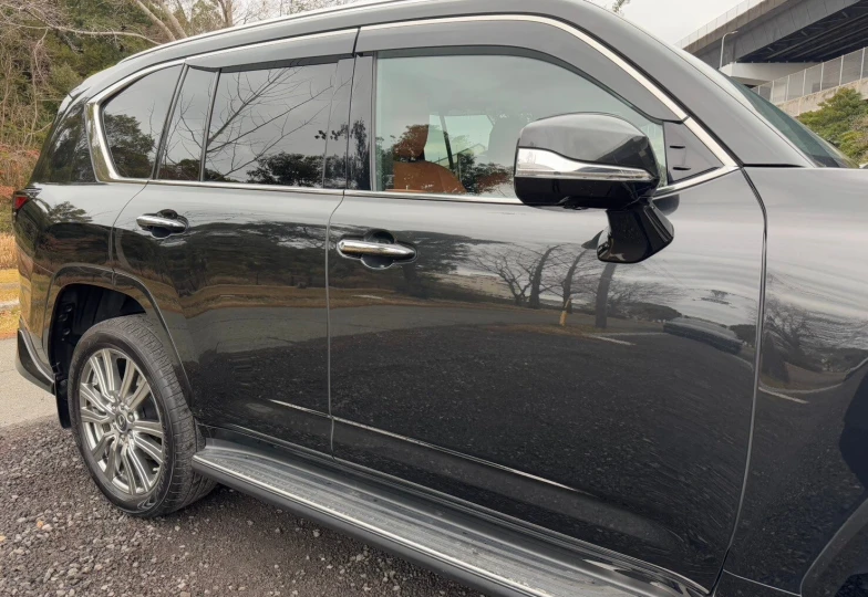 Lexus LX Черный