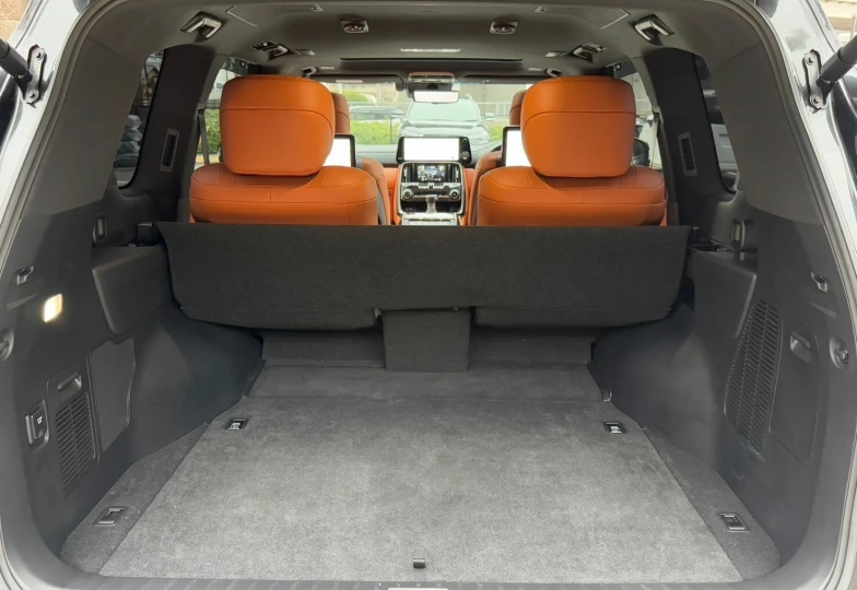 Lexus LX Черный