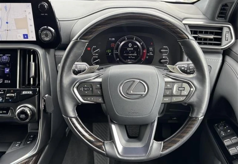 Lexus LX Черный