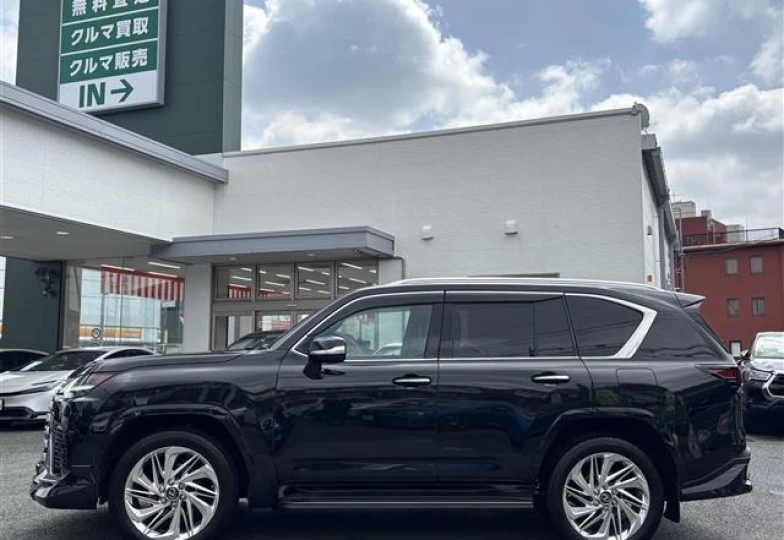 Lexus LX Черный