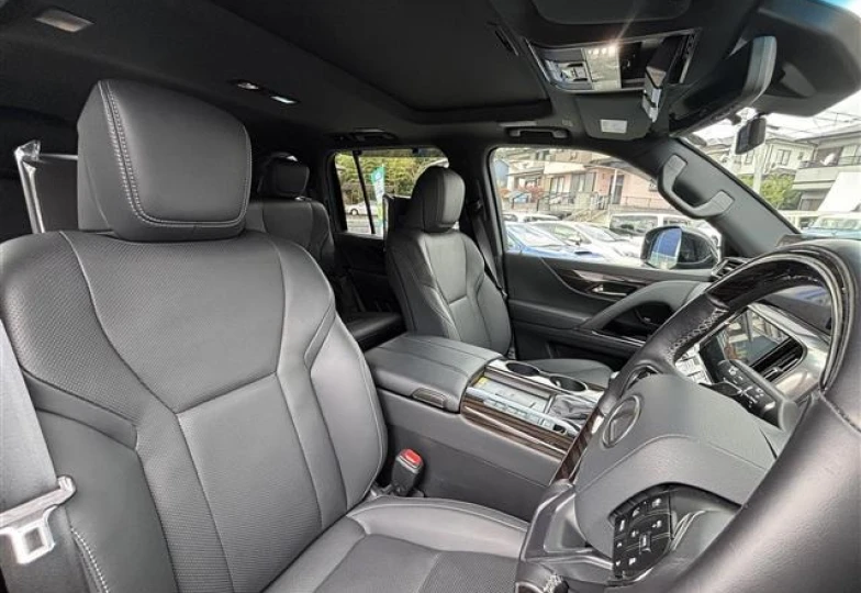 Lexus LX Черный