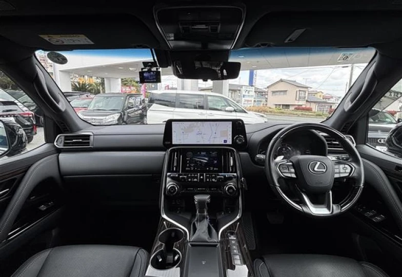 Lexus LX Черный