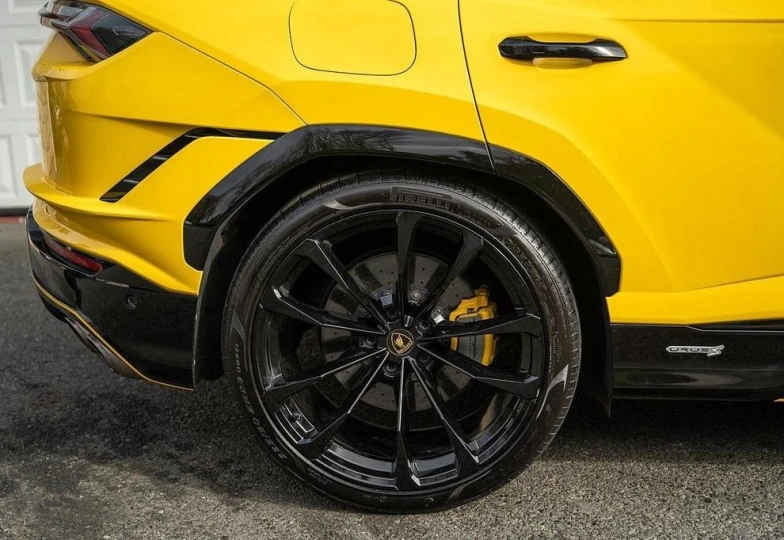 Lamborghini Urus Желтый