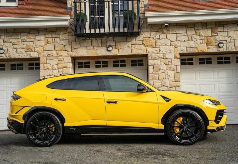 Lamborghini Urus Желтый