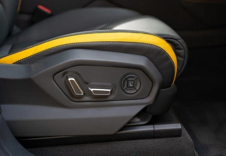 Lamborghini Urus Желтый