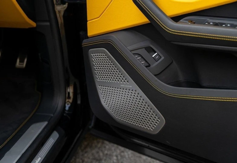 Lamborghini Urus Желтый