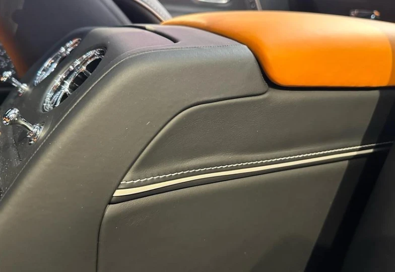 Rolls-Royce Spectre Белый