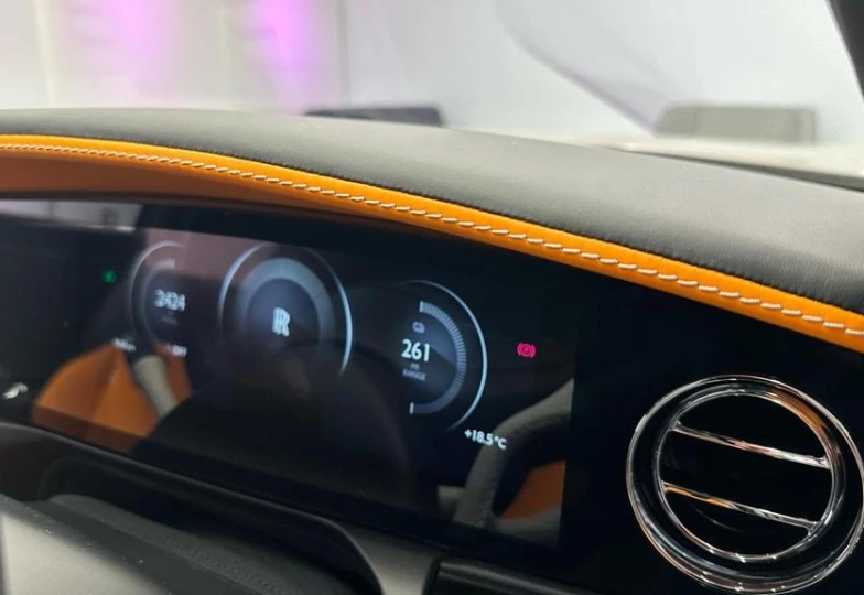 Rolls-Royce Spectre Белый