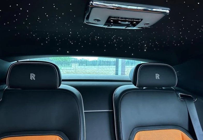 Rolls-Royce Spectre Белый