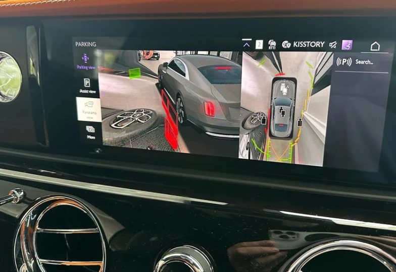 Rolls-Royce Spectre Белый