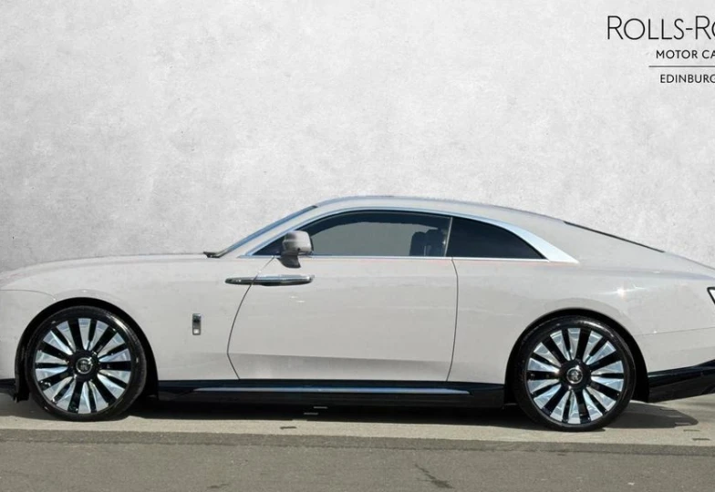 Rolls-Royce Spectre Белый