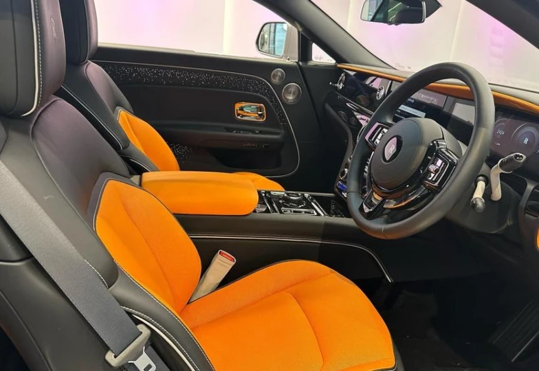 Rolls-Royce Spectre Белый