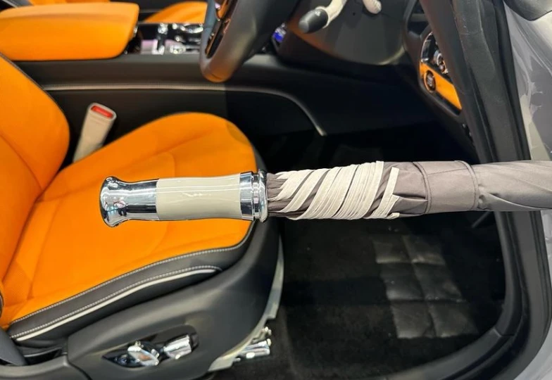 Rolls-Royce Spectre Белый