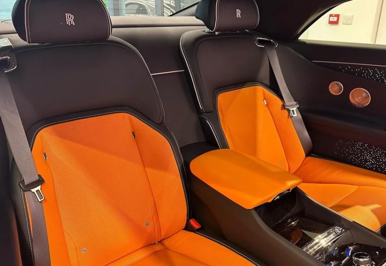 Rolls-Royce Spectre Белый
