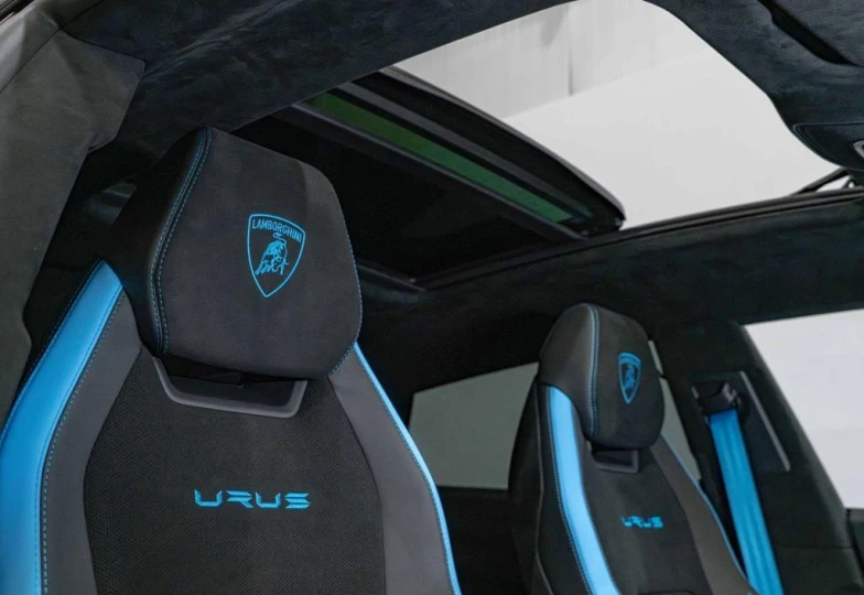 Lamborghini Urus Синий