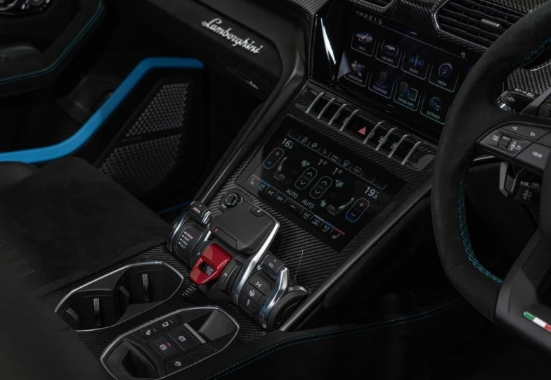 Lamborghini Urus Синий