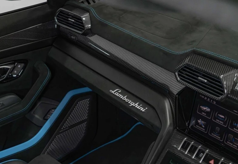 Lamborghini Urus Синий