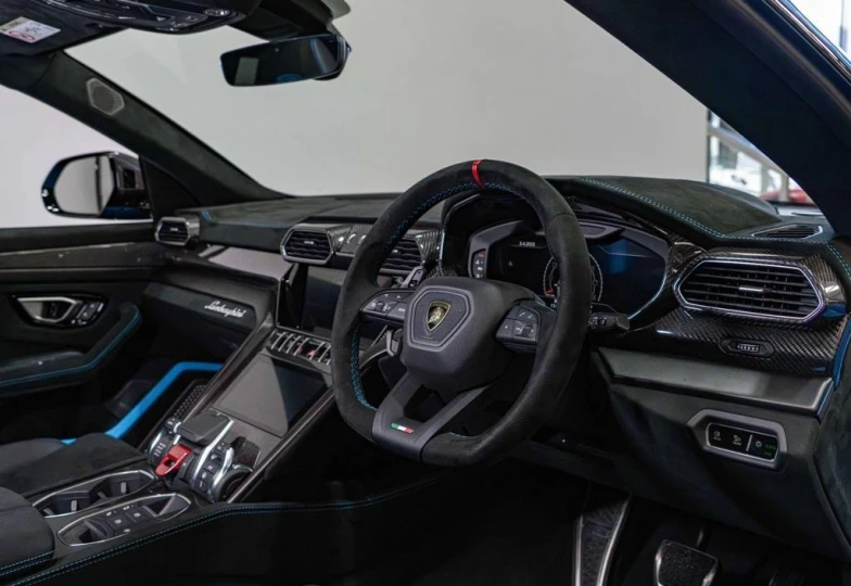 Lamborghini Urus Синий
