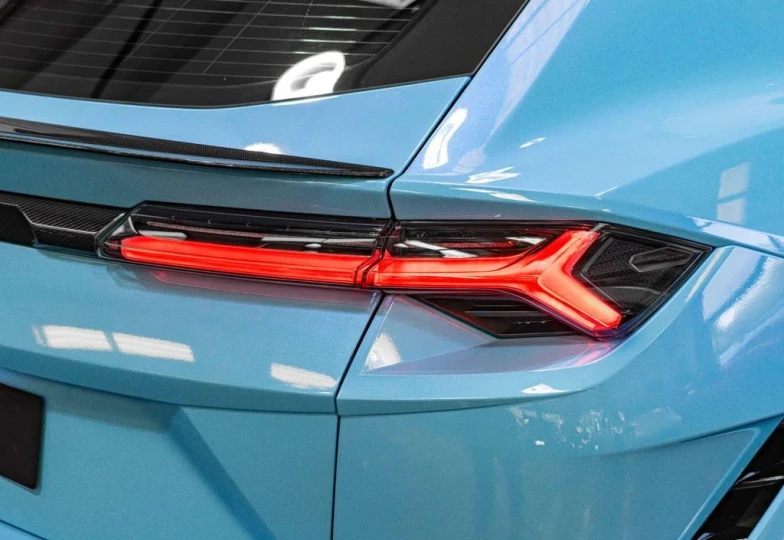 Lamborghini Urus Синий