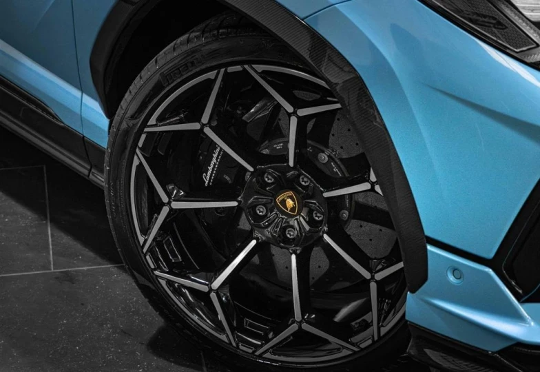 Lamborghini Urus Синий