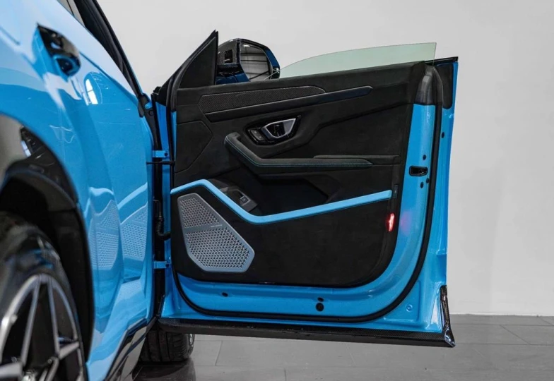 Lamborghini Urus Синий