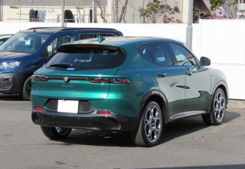 Alfa Romeo Tonale Зеленый