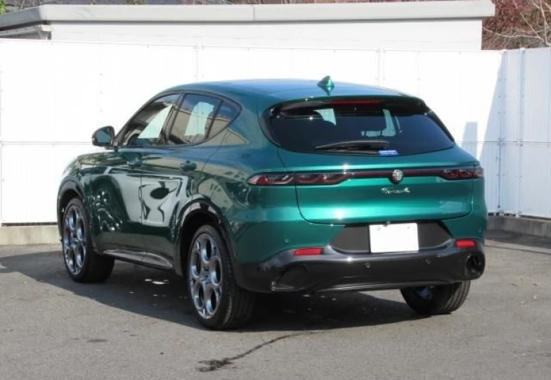 Alfa Romeo Tonale Зеленый