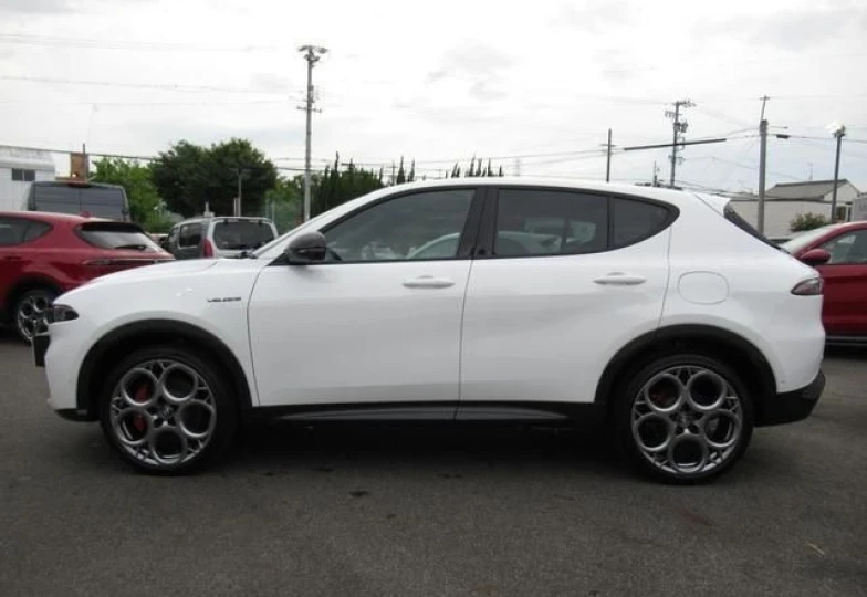 Alfa Romeo Tonale Белый