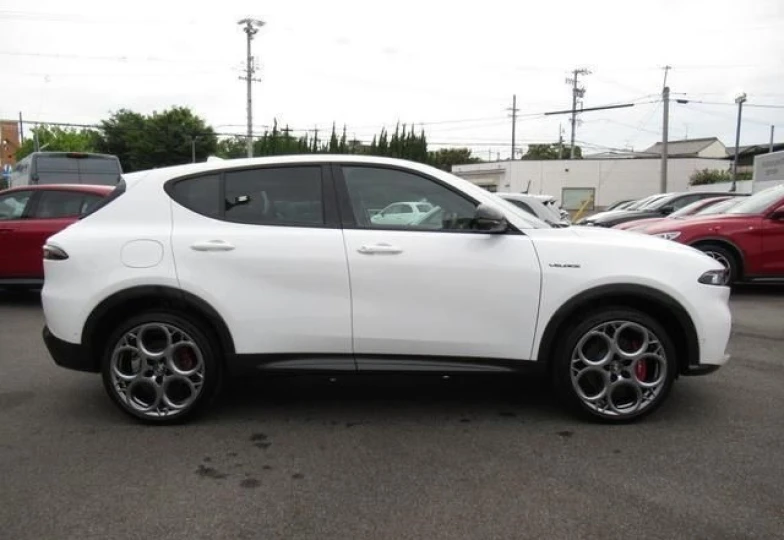 Alfa Romeo Tonale Белый