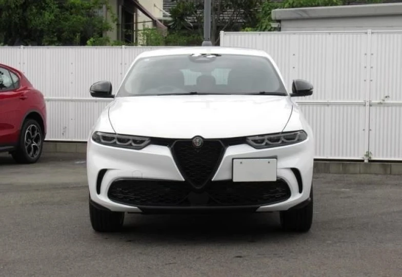 Alfa Romeo Tonale Белый