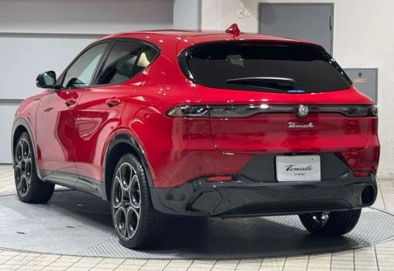 Alfa Romeo Tonale Red
